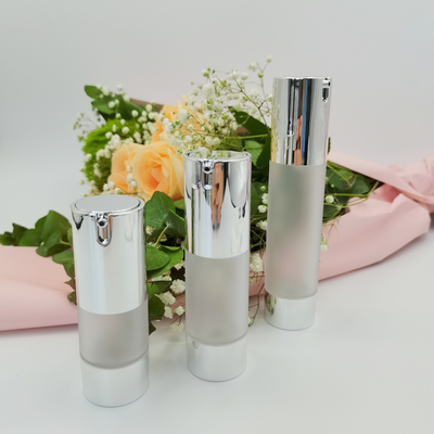 Fabrika Fiyatı Parlak Gümüş Renk 15ml, 30ml, 50ml Cilt Bakımı Paketleme Lüks Havasız Şişe 2022