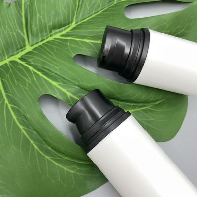 Cilt Bakımı Boş Siyah Losyon Pompa Şişesi 15ml 30ml 50ml PP Geçmeli
